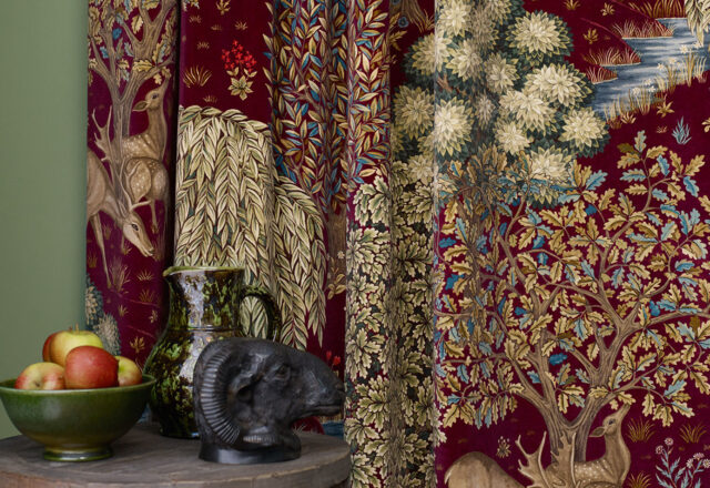 the-brook-velvet-fabric-curtain-detail